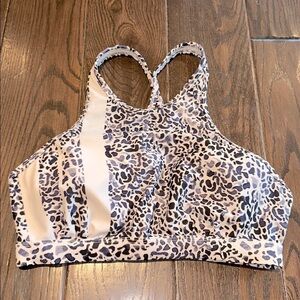 Athleta Black and White Animal Print Sports Bra size 32DD